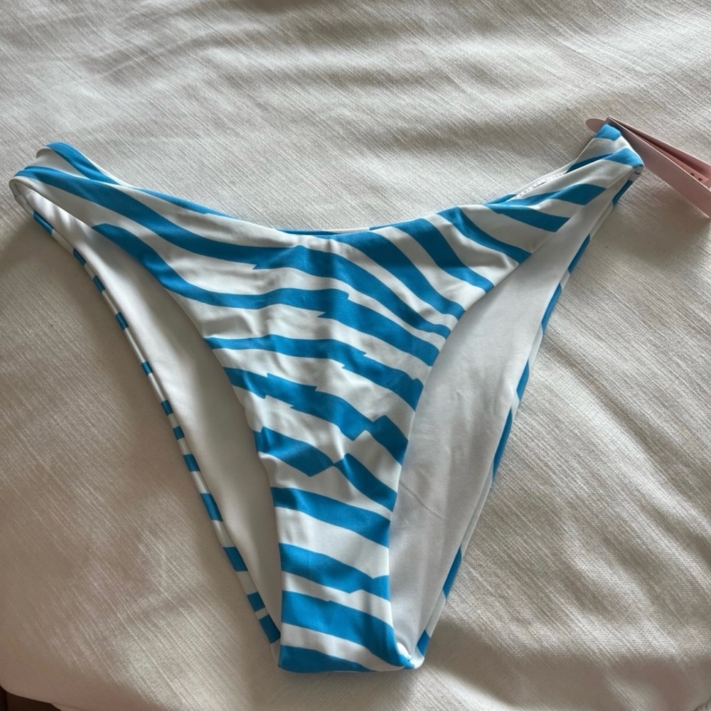 Victoria’s Secret bikini bottoms size large